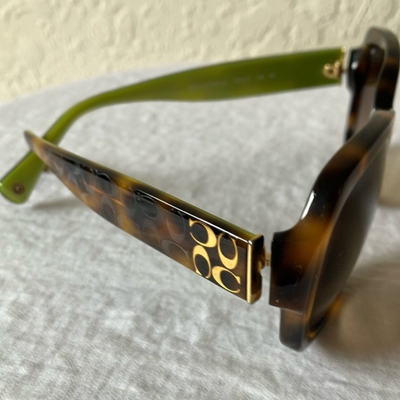 Coach: Emma (L001) Tortoise Shell Sunglasses- flaws - Picture 4 of 16